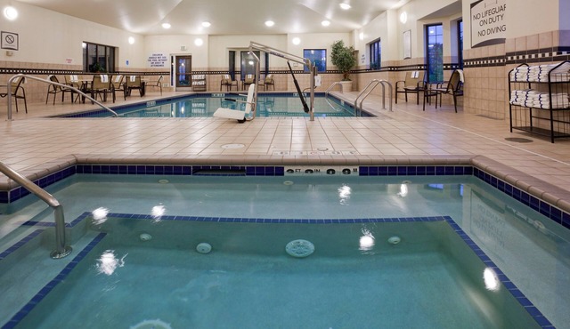 Free Breakfast. Pool & Hot Tub. Your Next Vacation!
