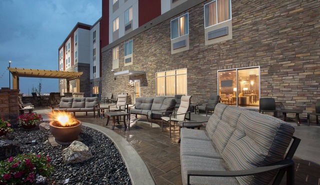 Free Breakfast. Pool & Hot Tub. Near Rushmore Crossing Shopping Complex!