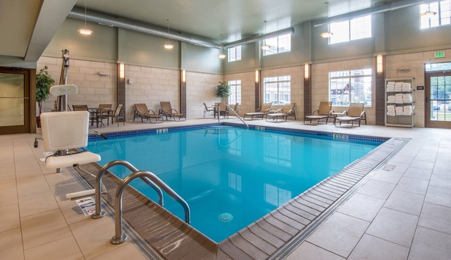 Free Breakfast! Studio with Pool Access. Near Lehigh Valley International Airport