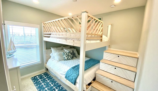 FREE Cleaning & Use of GOLF CART! Sleeps 9 Gated Swim Golf Beach Club Community