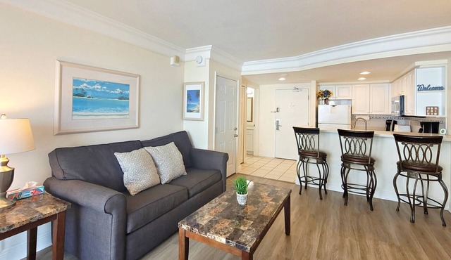 FREE DAILY ACTIVITIES! Spacious-Clean, 8th-Floor Suite at OceanFront Daytona Bch Resort-WIFI & HBO!