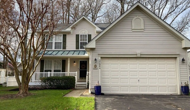 Free Daily Activities, Bikes, Grill, Pool, Chairs, PLENTY of Parking!