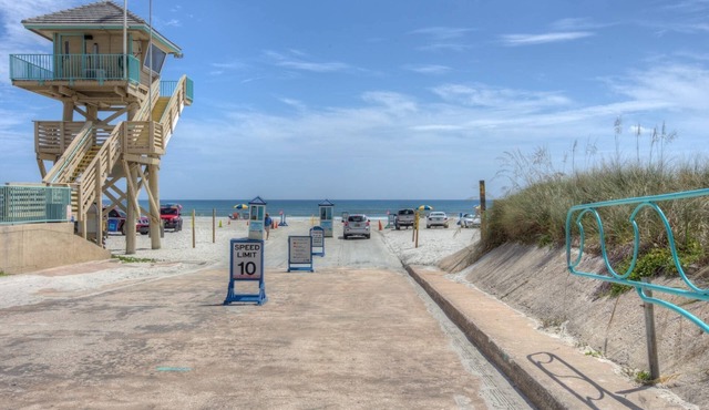 FREE DAILY ACTIVITIES-PERFECT LOCATION in DBS! Steps 2 Beach/River/Restaurants & Pier-Screened Patio