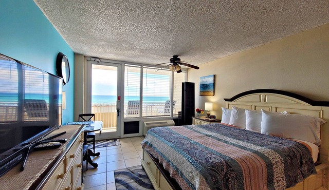 FREE DAILY ACTIVITIES-Best Location-Direct Oceanfront-Close Walk to Restaurants/Pier-Private Balcony
