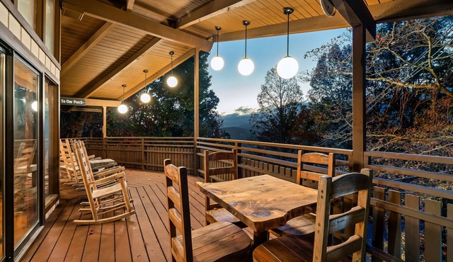 Free Dollywood Tix/Views/Hot Tub/Arcade/Spacious