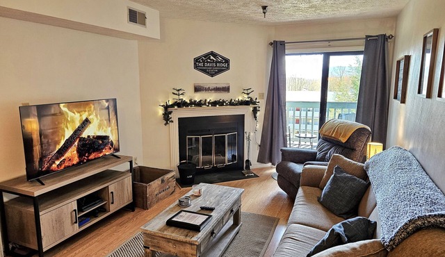 Free Firewood, Mt Views, Skiing, Heated Pool