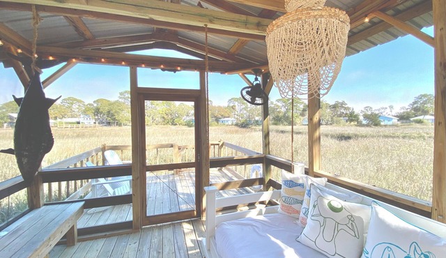 FREE Golf Cart, Bikes & Kayaks~ Luxe, King BR, Tidal Creek Retreat, PRIVATE Dock