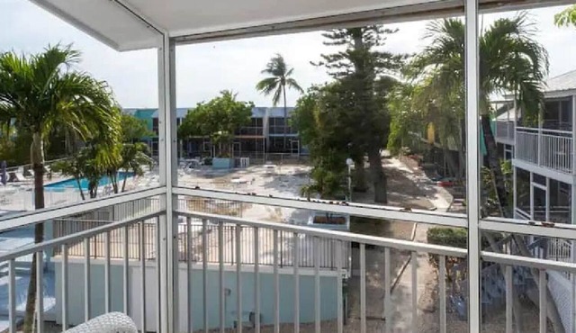 Free Golf Cart Free Kayaks Steps to Pool Pickleball