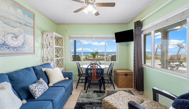 FREE Golf&Perks! Updated, Cozy Beachfront Bargain, Amazing Views, Pool&Grills