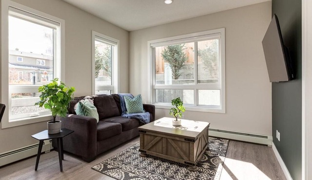 Free Heated Parking, Close to DT, Pet Friendly