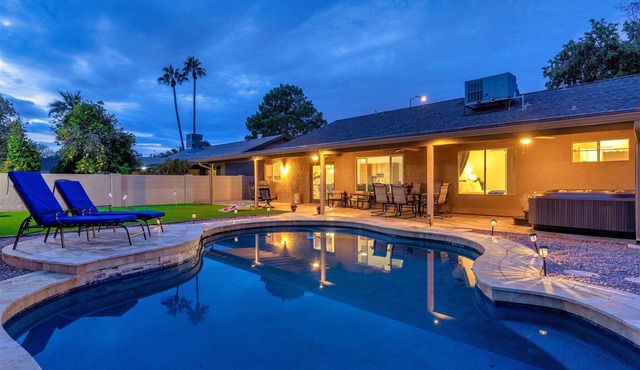FREE Heated Pool - Hot Tub - Putting Green - Massage Chairs - More!