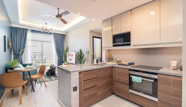Free housekeeping visits during your stay - StayShort - Calm 1-Bedroom with Relaxing Balcony in Liwan!