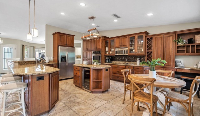 Free Htd Pool Steps to the Bay Pet-Friendly Near Siesta Key
