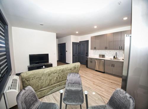 Free Indoor Parking 25 Minutes to NYC