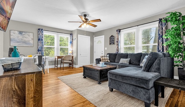 Free Laundry & Parking Near Downtown & Disney