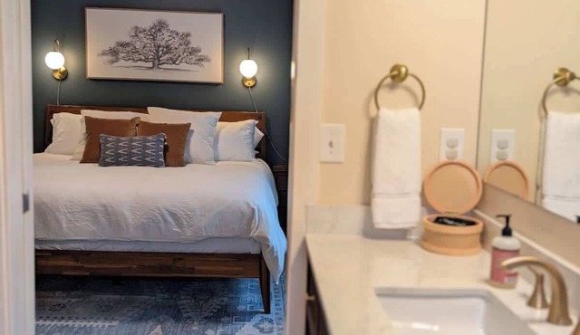Free Night! Sleeps 8! 3bed+2bath+Hot Tub+Firepit