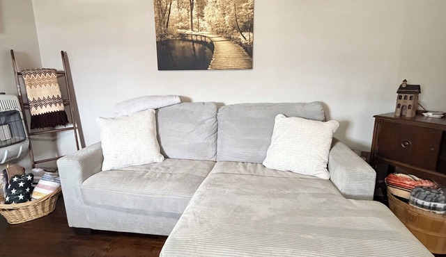 FREE NIGHT STAY Hikers Haven in RRG Walk to Restaurants & Shops