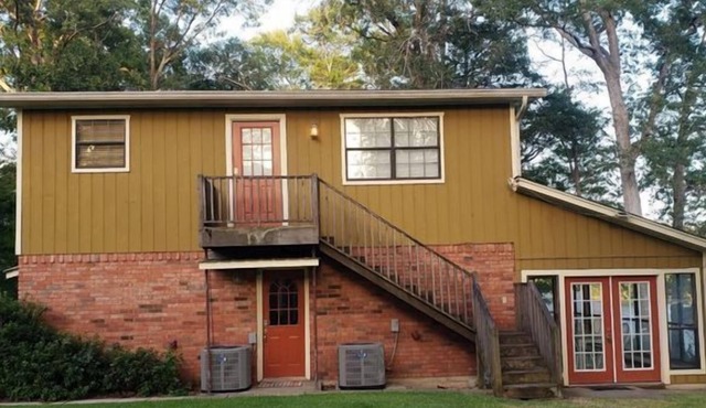 Free night! Weekday Special located directly on Toledo Bend Lake