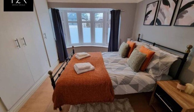 FREE Parking 20% OFF Monthly Stays | Sleeps 6!