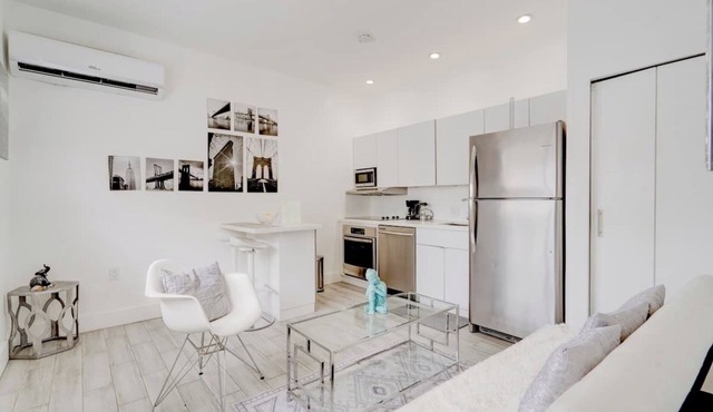 Free parking! Apt for 2 ppl with Wifi and Patio