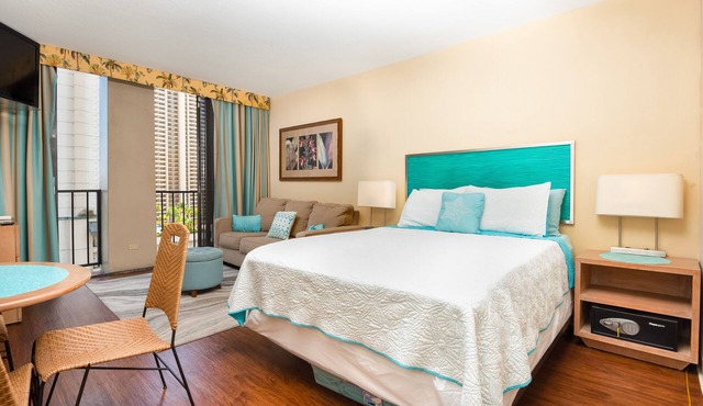 *Free Parking*Beautiful Views*10 Min to Beach*