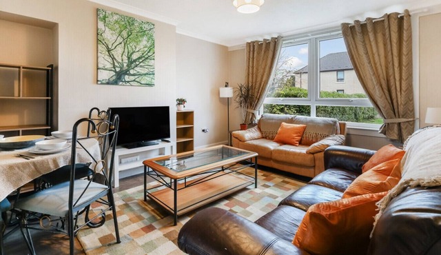 Free Parking | Central | Sleeps 6 | Great Location