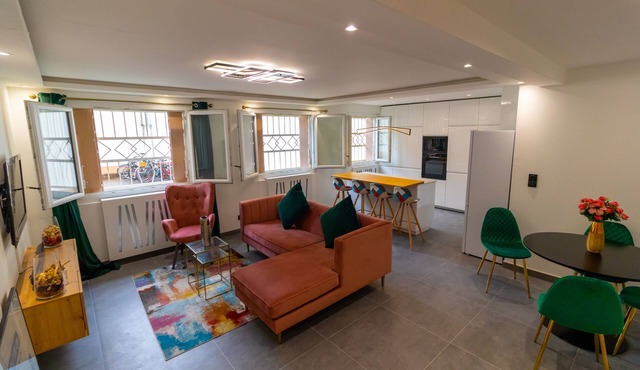 *Free parking* Chic and elegant in VILLEURBANNE *All-inclusive*