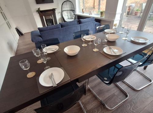 Free Parking, comfortable, stylish house, Greater London & Kent Gateway