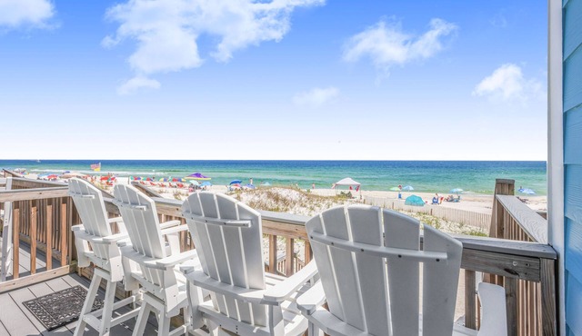 Free parking - Gulf-Front - steps to the beach - 3 bed/3 bath = perfect!