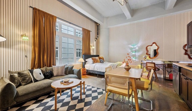 Free Parking, Gym, Rooftop, Game Room | Vive Loft