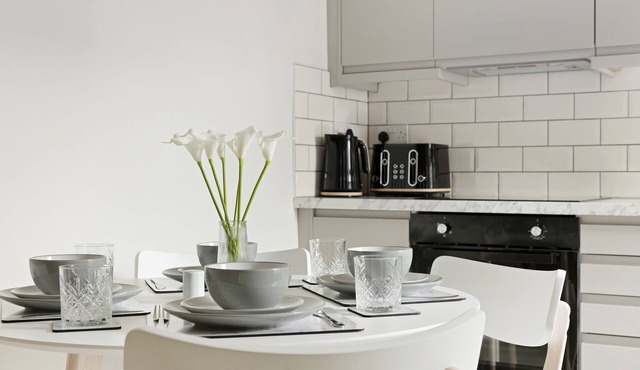 Free Parking - Lovely 2 Bed House - Near QMC Hospital & University of Nottingham