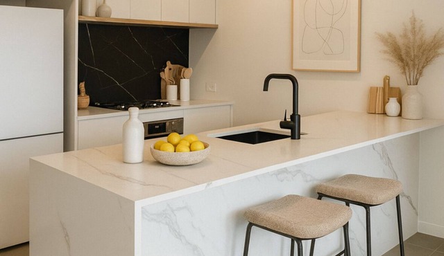 FREE Parking Modern 2 bedroom Apt for Family and busiess