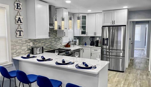 FREE Parking Modern Duplex King Beds near EWR& NYC