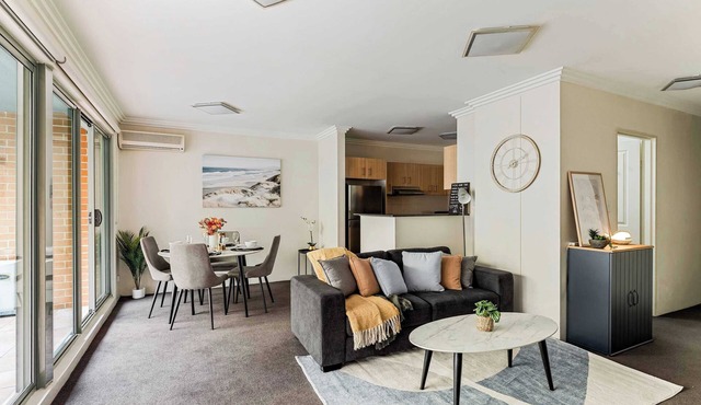 Free Parking on Bunn, 5 mins to The Star & Darling Harbour