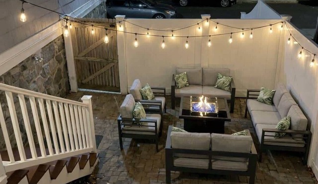 Free Parking Sleeps 10 3BD 3BA Amenities Holiday Home