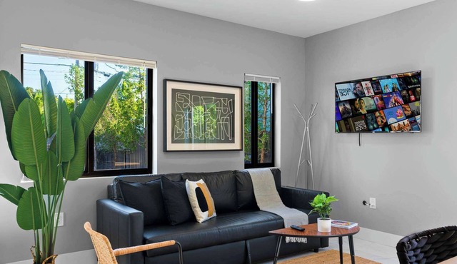 Free Parking | Spacious Miami Townhouse