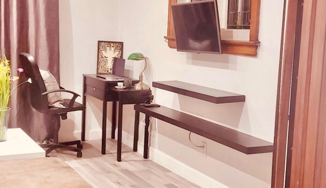 Free parking spot, TTC doorstep, 20 min to Toronto Downtown