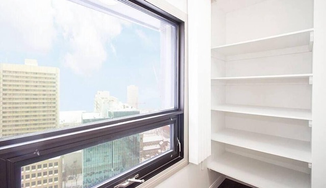 Free Parking & Wi-Fi! Amazing One Bedroom Suite