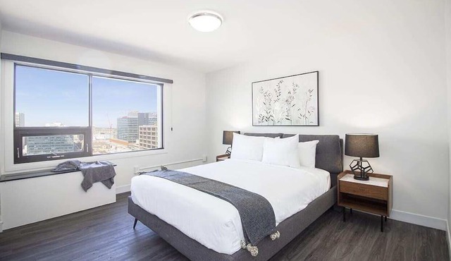 Free Parking & Wi-Fi! One Bedroom Suite