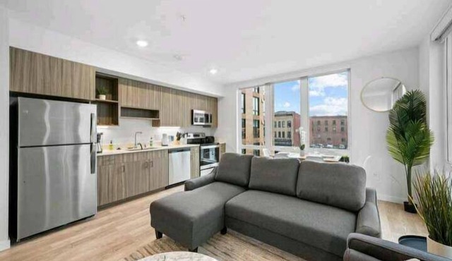 Free Secured Parking! Walk 2 Riverfront & Conv Center + EV Charger