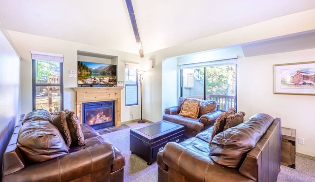 *Free Ski Rental* NEW to Market Canyons Condo | Walk to Skiing | Hot Tub | On Free Shuttle Route