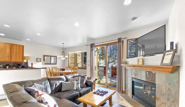 FREE SkyCard Activities - Cozy Townhome, Private Hot Tub, Mountain Views - Highland Greens Pine