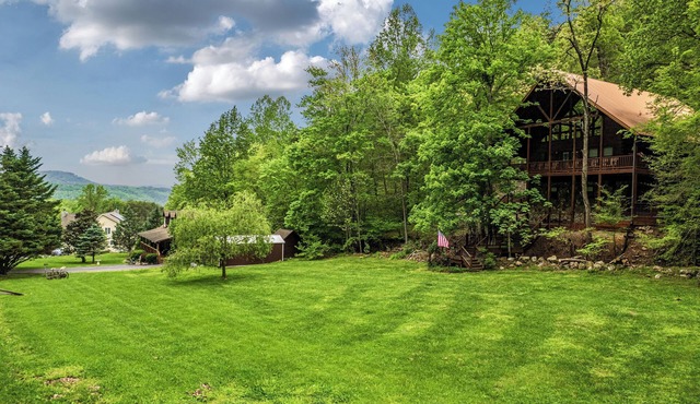 Free Tickets | Creek-Side, Views, INSANE Arcade, Yard, Fireplace