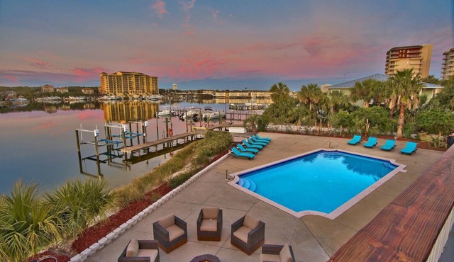 Free Tiki Cruise! Huge Beach Home w/Private Pool!
