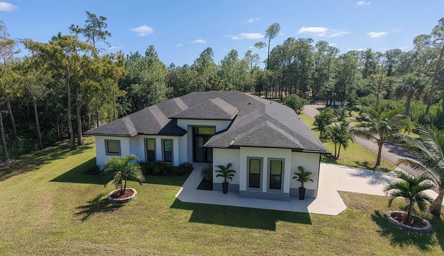 FREE WAFFLE BAR-BEACH-BOAT-POOL TABLE, FAMILY FRIENDLY, TRAMPOLINE,BASKETBALL