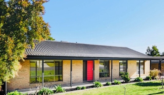 Free wifi pet friendly! Happiness on Havelock 4bed renovated in Ballarat North!