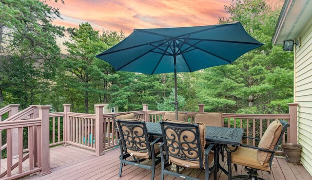 Freedom Retreat w/Hot Tub|Fire Pit|Near King Pine