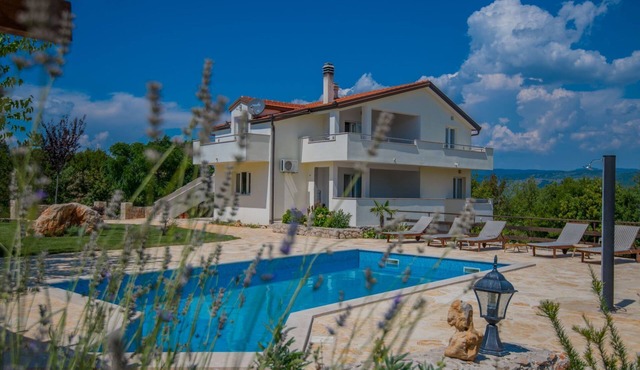 Freistehende Villa Iva Grubine mit Privatpool by Interhome