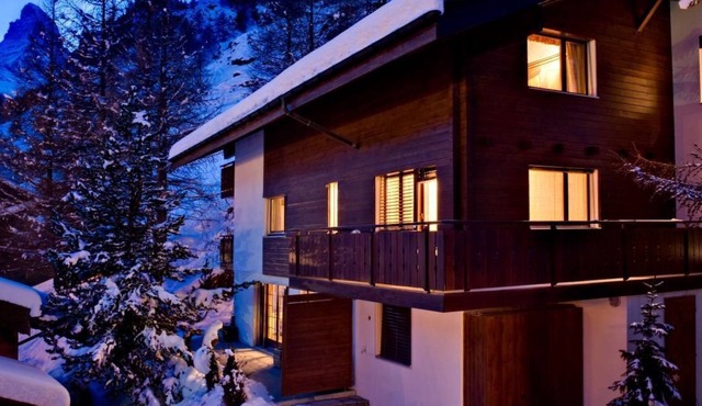 Freistehendens Chalet Zen Zermatt an bester Lage by Interhome