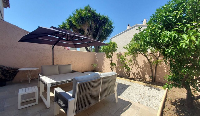 FREJUS Rare for rent house 3 bedrooms, 6 people, air-conditioned, 2 car parks, 2 kms from the beaches
